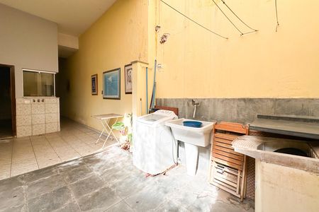 Casa à venda com 230m², 2 quartos e 2 vagas Casa à venda com 230m², 2 quartos e 2 vagasÁrea de Serviço