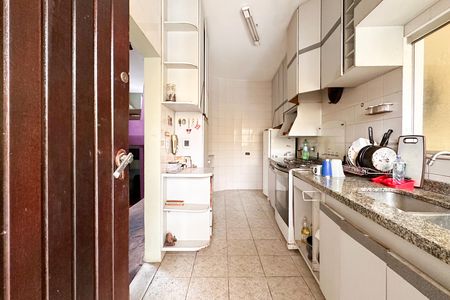 Casa à venda com 230m², 2 quartos e 2 vagas Casa à venda com 230m², 2 quartos e 2 vagasCozinha