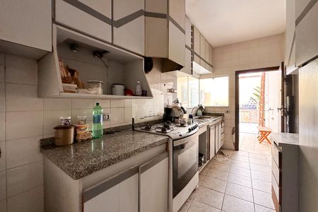 Casa à venda com 230m², 2 quartos e 2 vagas Casa à venda com 230m², 2 quartos e 2 vagasCozinha