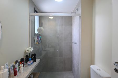Apartamento à venda com 79m², 2 quartos e 2 vagasBanheiro da Suíte 2