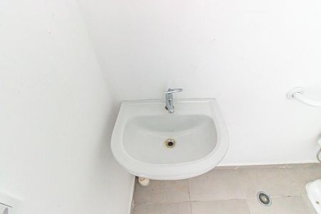 Apartamento para alugar com 37m², 2 quartos e sem vaga Apartamento para alugar com 37m², 2 quartos e sem vagaBanheiro