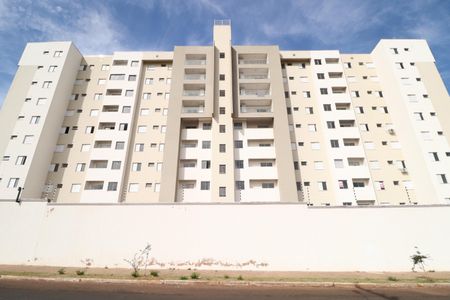 Apartamento para alugar com 65m², 2 quartos e 1 vagaFachada