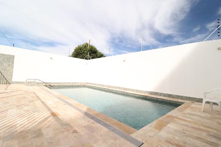 Apartamento para alugar com 65m², 2 quartos e 1 vagaÁrea comum - Piscina