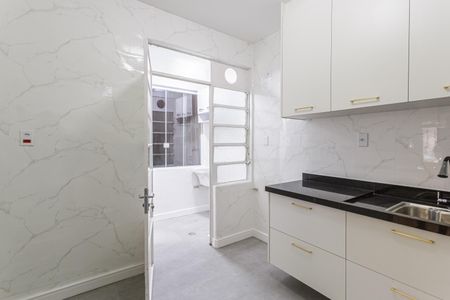 Apartamento à venda com 95m², 4 quartos e sem vaga Apartamento à venda com 95m², 4 quartos e sem vagaCozinha