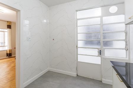 Apartamento à venda com 95m², 4 quartos e sem vaga Apartamento à venda com 95m², 4 quartos e sem vagaCozinha