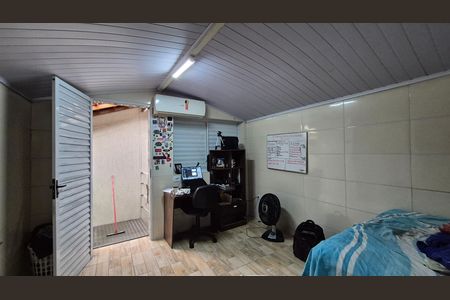 Casa à venda com 240m², 3 quartos e 7 vagas Casa à venda com 240m², 3 quartos e 7 vagasQuarto
