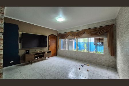 Casa à venda com 240m², 3 quartos e 7 vagas Casa à venda com 240m², 3 quartos e 7 vagasSala