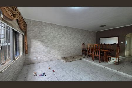 Casa à venda com 240m², 3 quartos e 7 vagas Casa à venda com 240m², 3 quartos e 7 vagasSala