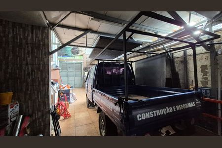 Casa à venda com 240m², 3 quartos e 7 vagas Casa à venda com 240m², 3 quartos e 7 vagasVista