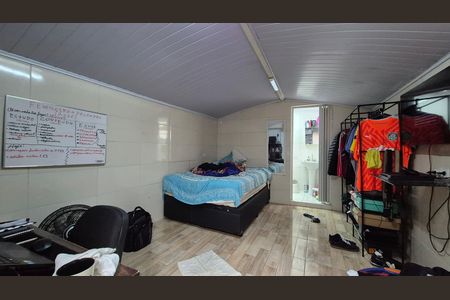 Casa à venda com 240m², 3 quartos e 7 vagas Casa à venda com 240m², 3 quartos e 7 vagasQuarto