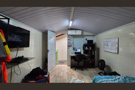Casa à venda com 240m², 3 quartos e 7 vagas Casa à venda com 240m², 3 quartos e 7 vagasQuarto