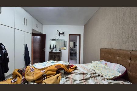 Casa à venda com 240m², 3 quartos e 7 vagas Casa à venda com 240m², 3 quartos e 7 vagasSuíte