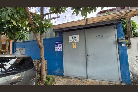 Casa à venda com 240m², 3 quartos e 7 vagas Casa à venda com 240m², 3 quartos e 7 vagasFachada