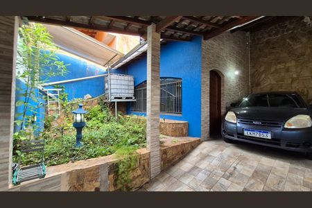 Casa à venda com 240m², 3 quartos e 7 vagas Casa à venda com 240m², 3 quartos e 7 vagasGaragem