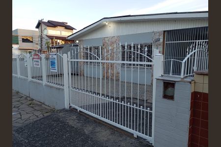 Casa à venda com 208m², 4 quartos e 4 vagasFachada