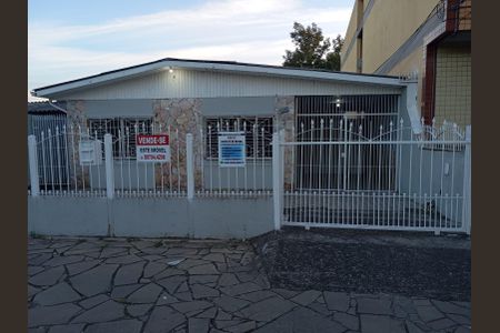 Casa à venda com 208m², 4 quartos e 4 vagasFachada