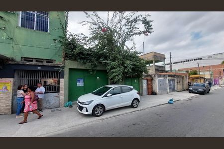 Casa para alugar com 65m², 2 quartos e 2 vagas Casa para alugar com 65m², 2 quartos e 2 vagasFachada