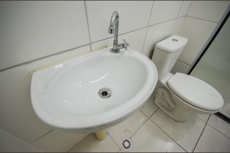 Apartamento para alugar com 39m², 2 quartos e sem vaga Apartamento para alugar com 39m², 2 quartos e sem vagaBanheiro