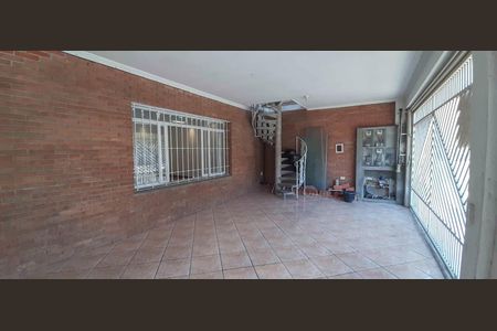 Casa à venda com 270m², 8 quartos e 3 vagas Casa à venda com 270m², 8 quartos e 3 vagasGaragem