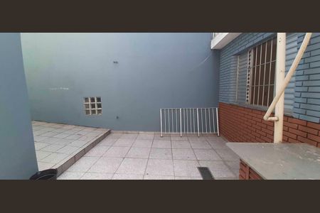 Casa à venda com 270m², 8 quartos e 3 vagas Casa à venda com 270m², 8 quartos e 3 vagasQuintal
