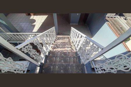 Casa à venda com 270m², 8 quartos e 3 vagas Casa à venda com 270m², 8 quartos e 3 vagasCorredor