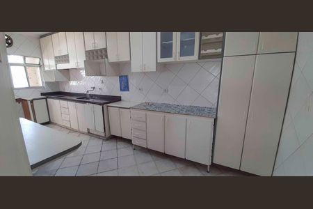Casa à venda com 270m², 8 quartos e 3 vagas Casa à venda com 270m², 8 quartos e 3 vagasCasa 1 - Cozinha