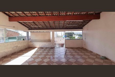 Casa à venda com 270m², 8 quartos e 3 vagas Casa à venda com 270m², 8 quartos e 3 vagasÁrea comum
