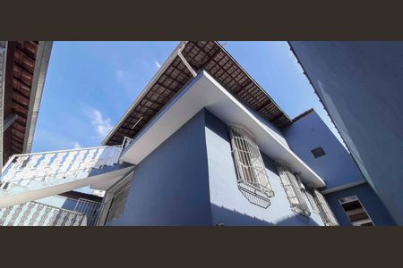 Casa à venda com 270m², 8 quartos e 3 vagas Casa à venda com 270m², 8 quartos e 3 vagasFachada Interna da Casa