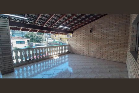 Casa à venda com 270m², 8 quartos e 3 vagas Casa à venda com 270m², 8 quartos e 3 vagasVaranda