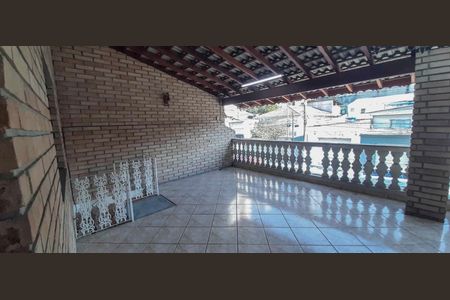 Casa à venda com 270m², 8 quartos e 3 vagas Casa à venda com 270m², 8 quartos e 3 vagasVaranda