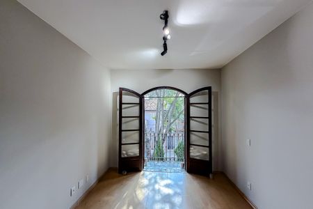 Casa para alugar com 400m², 4 quartos e 4 vagas Casa para alugar com 400m², 4 quartos e 4 vagasQuarto 3