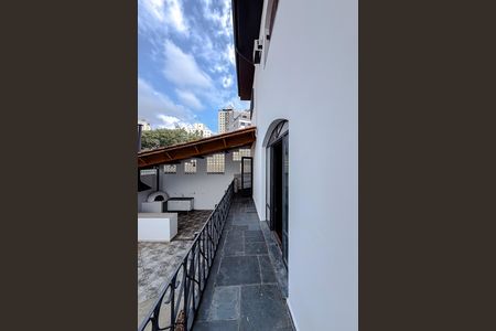 Casa para alugar com 400m², 4 quartos e 4 vagas Casa para alugar com 400m², 4 quartos e 4 vagasVaranda do Quarto 1