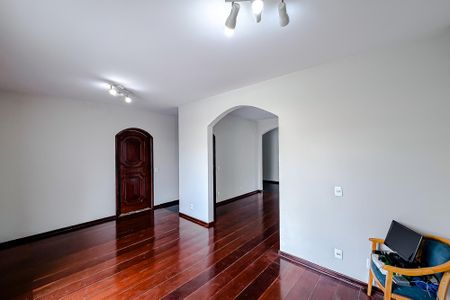 Casa para alugar com 400m², 4 quartos e 4 vagas Casa para alugar com 400m², 4 quartos e 4 vagasQuarto 1