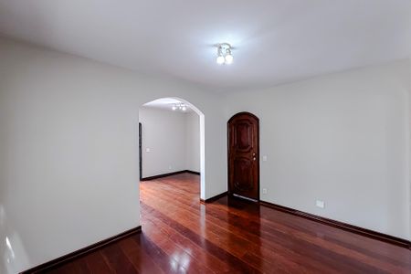 Casa para alugar com 400m², 4 quartos e 4 vagas Casa para alugar com 400m², 4 quartos e 4 vagasQuarto 1