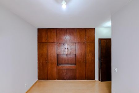 Casa para alugar com 400m², 4 quartos e 4 vagas Casa para alugar com 400m², 4 quartos e 4 vagasQuarto 4 - Suíte