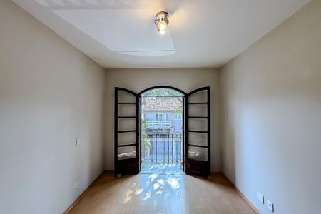 Casa para alugar com 400m², 4 quartos e 4 vagas Casa para alugar com 400m², 4 quartos e 4 vagasQuarto 2