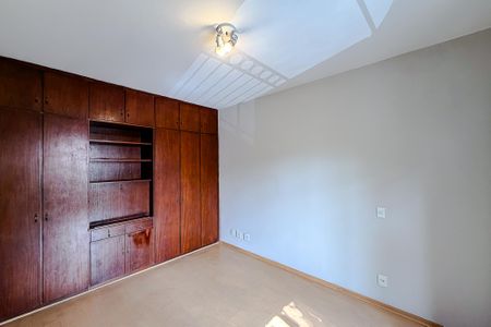 Casa para alugar com 400m², 4 quartos e 4 vagas Casa para alugar com 400m², 4 quartos e 4 vagasQuarto 2