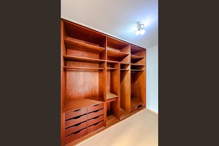 Casa para alugar com 400m², 4 quartos e 4 vagas Casa para alugar com 400m², 4 quartos e 4 vagasQuarto 5 - Suíte