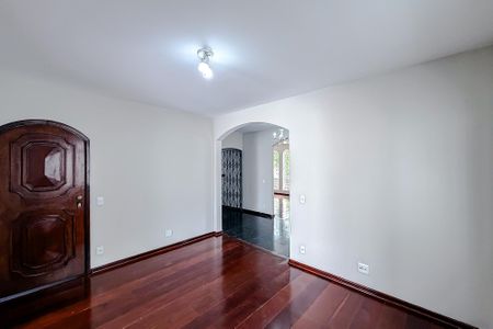 Casa para alugar com 400m², 4 quartos e 4 vagas Casa para alugar com 400m², 4 quartos e 4 vagasQuarto 1