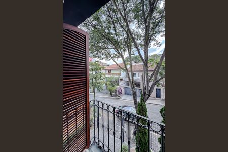 Casa para alugar com 400m², 4 quartos e 4 vagas Casa para alugar com 400m², 4 quartos e 4 vagasVaranda do Quarto 3