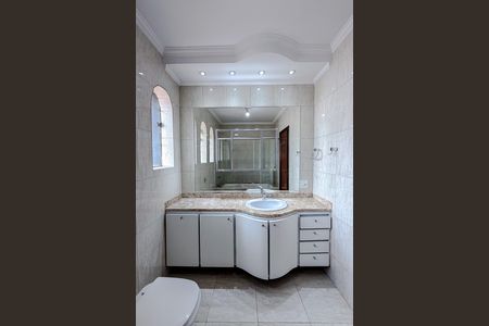 Casa para alugar com 400m², 4 quartos e 4 vagas Casa para alugar com 400m², 4 quartos e 4 vagasBanheiro da Suíte