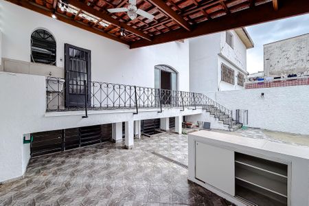 Casa para alugar com 400m², 4 quartos e 4 vagas Casa para alugar com 400m², 4 quartos e 4 vagasÁrea externa