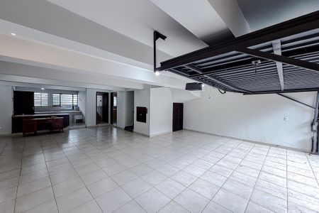 Casa para alugar com 400m², 4 quartos e 4 vagas Casa para alugar com 400m², 4 quartos e 4 vagasGaragem