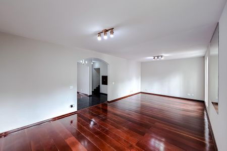 Sala de casa à venda com 4 quartos, 400m² em Jardim da Gloria, São Paulo