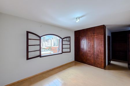 Casa para alugar com 400m², 4 quartos e 4 vagas Casa para alugar com 400m², 4 quartos e 4 vagasQuarto 5 - Suíte
