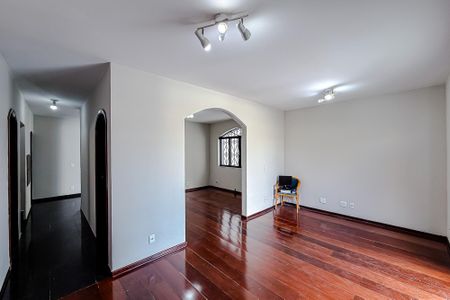 Casa para alugar com 400m², 4 quartos e 4 vagas Casa para alugar com 400m², 4 quartos e 4 vagasQuarto 1