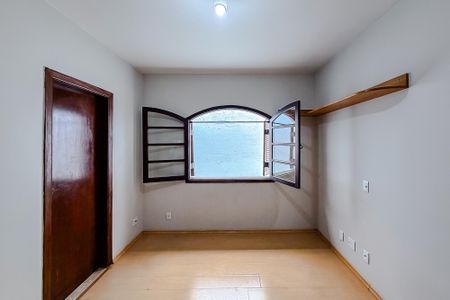 Casa para alugar com 400m², 4 quartos e 4 vagas Casa para alugar com 400m², 4 quartos e 4 vagasQuarto 4 - Suíte