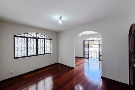 Casa para alugar com 400m², 4 quartos e 4 vagas Casa para alugar com 400m², 4 quartos e 4 vagasQuarto 1