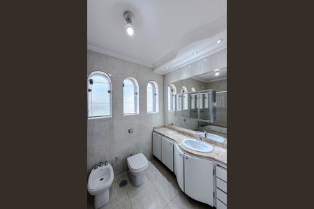 Casa para alugar com 400m², 4 quartos e 4 vagas Casa para alugar com 400m², 4 quartos e 4 vagasBanheiro da Suíte