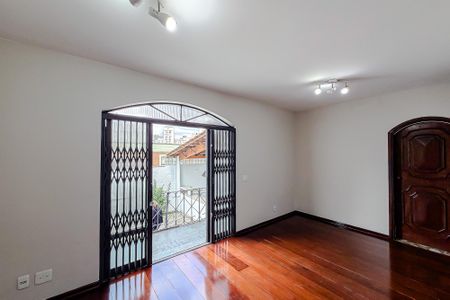 Casa para alugar com 400m², 4 quartos e 4 vagas Casa para alugar com 400m², 4 quartos e 4 vagasQuarto 1